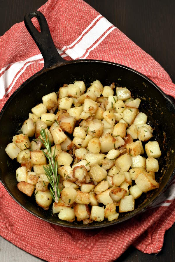 Roast Rack of Lamb with Rosemary Fried Potatoes | WednesdayNightCafe.com