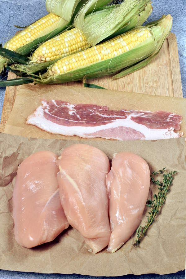 Chicken Breast with Creamy Corn and Bacon| WednesdayNightCafe.com
