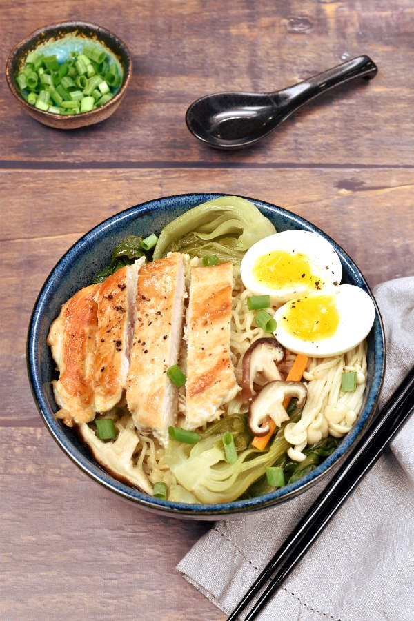 Chicken and Vegetable Ramen Noodle Soup| WednesdayNightCafe.com